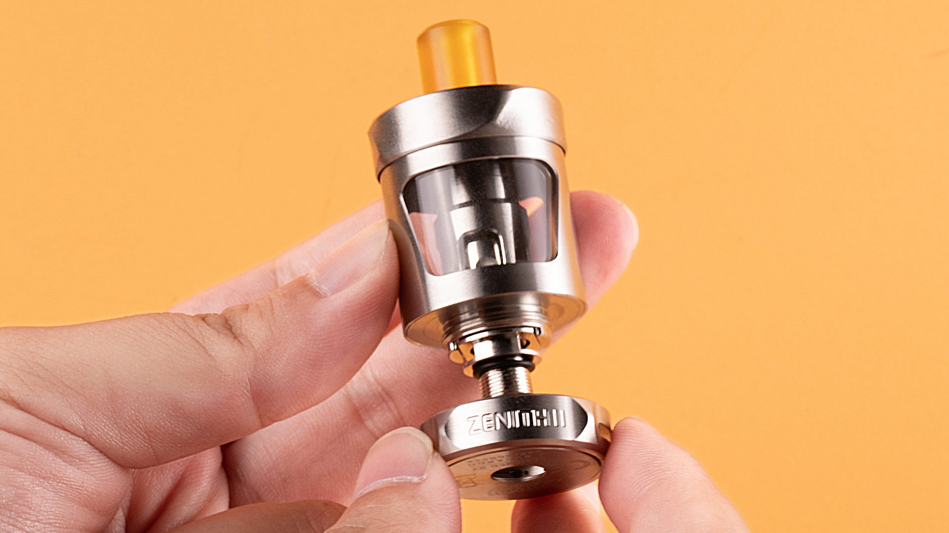 Experience leak-free vaping with the Zenith II tank. If you encounter any leaks, check for misassembly, damaged O-rings, or faulty coils to quickly solve the issue.